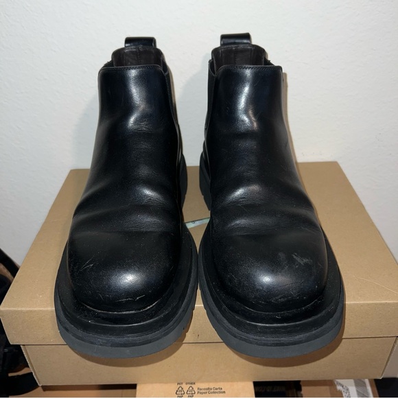 Bottega Veneta Lug Chelsea Ankle Boots – Women’s Size 38 (8) - Picture 4 of 12